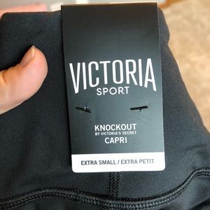 Knockout Cropped Leggings